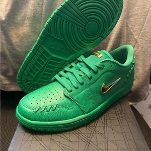 New With Box- Size Women’s 10.5- Air Jordan 1 Method of Make Low Lucky Green W